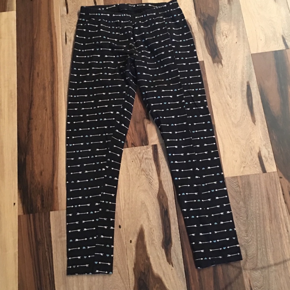 Black Heart and Arrow Patterned Leggings